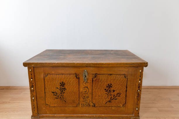 istock Old wooden chest with closed lit 911484860