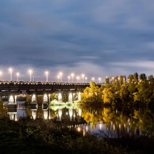 Photo of The Kiev bridge at dawn