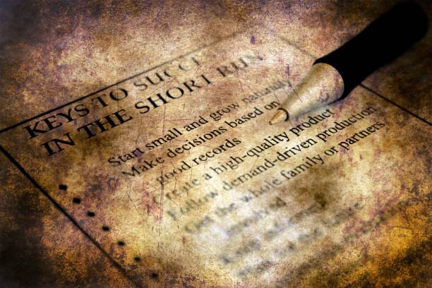 istock Keys to success grunge concept 911506212