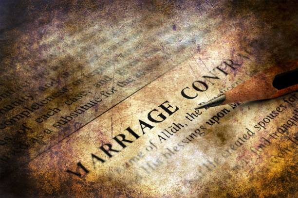 istock Marriage contract grunge concept 911513040