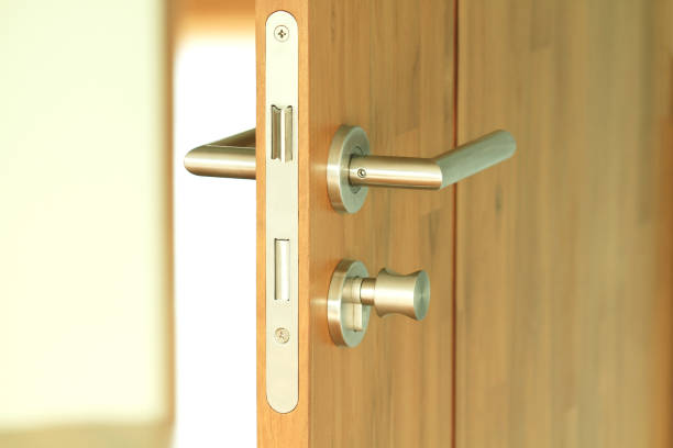 istock Opened wooden door 911521484