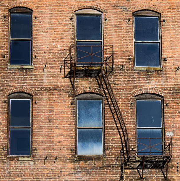 istock Exterior of a Red Brick Building 911537136