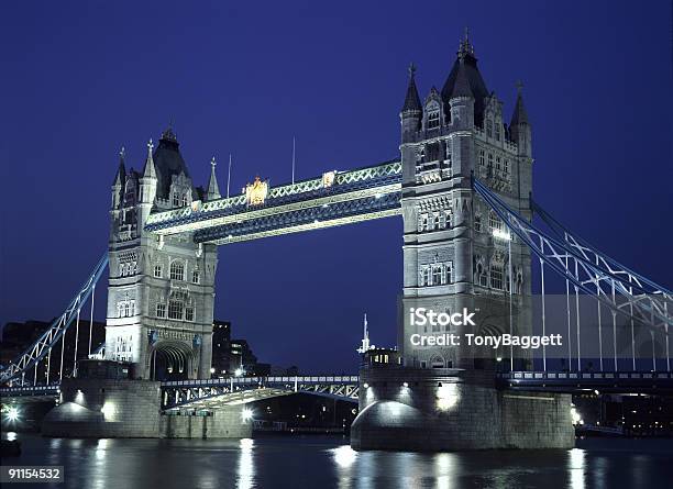 Photo libre de droit de Tower Bridge De Nuit banque d'images et plus d'images libres de droit de Angleterre - Angleterre, Architecture, Capitales internationales