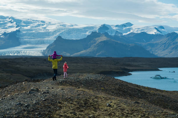 istock Family vacation in Iceland 911564380