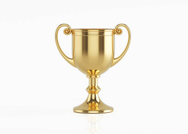 gold cup geïsoleerd op witte achtergrond - trophy stockfoto's en -beelden