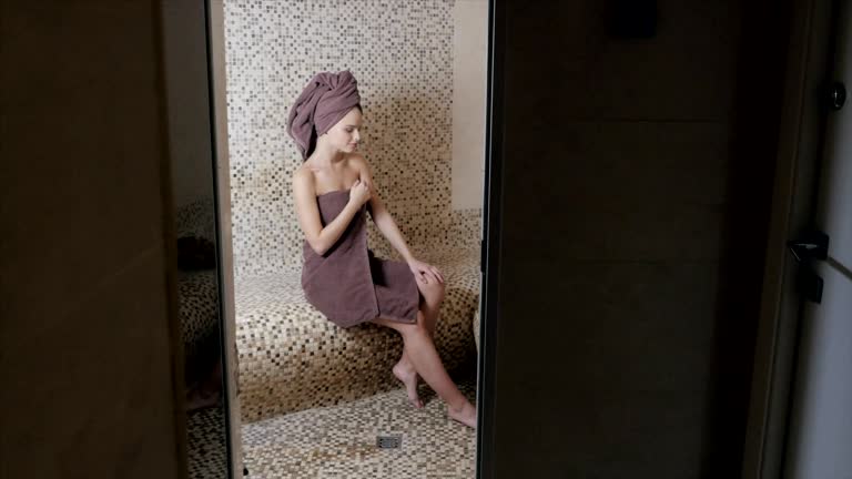 Bagno Turco Film Video e Filmati Stock RoyaltyFree in 4K e HD iStock