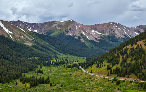 istock The Road to Aspen, Colorado 911648630