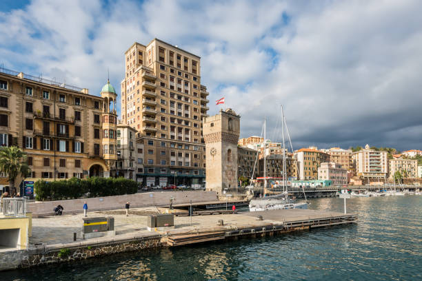 savona stadt boulevards, italien - blue rain rome italy stock-fotos und bilder