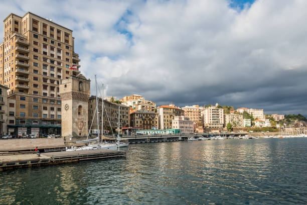 savona stadt boulevards, italien - blue rain rome italy stock-fotos und bilder