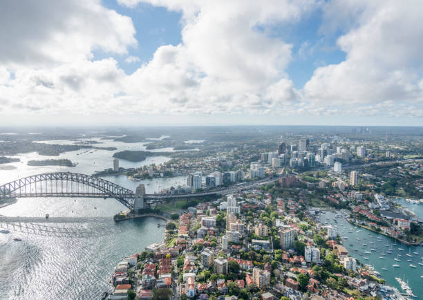 vista panorâmica do porto de sydney, austrália - sydney harbor panoramic sydney australia skyline - fotografias e filmes do acervo