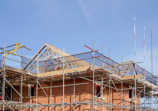 nowy dom w budowie - uk scaffolding construction building activity zdjęcia i obrazy z banku zdjęć