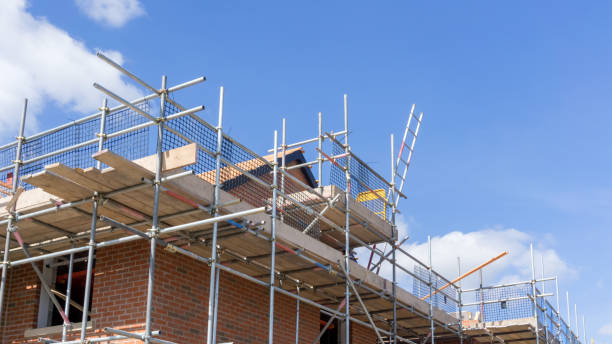 건물 공사장 - uk scaffolding construction building activity 뉴스 사진 이미지