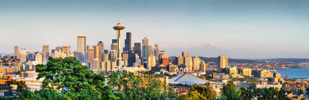 istock Seattle skyline panorama at sunset as seen from Kerry Park, Seattle, WA 911712894