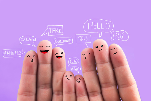 Decir hola en diferentes idiomas, los dedos photo
