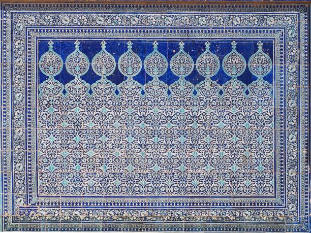 istock wall in a Palace with islamic blue tiles 911773286