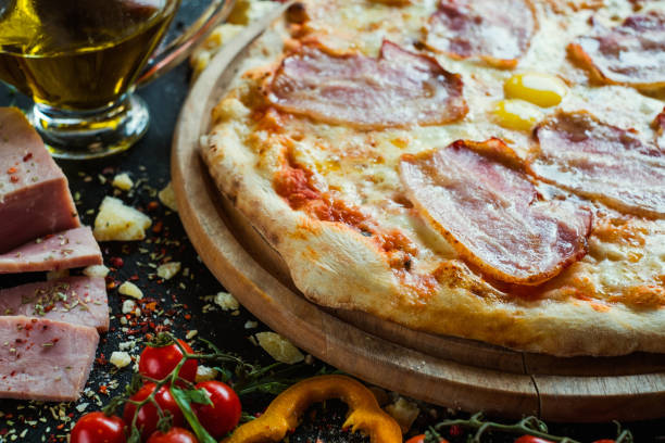 istock carbonara pizza bacon simple traditional dish 911794588