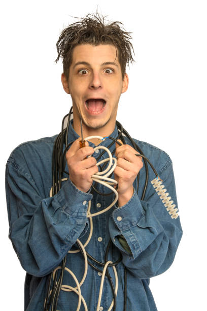 istock electrician in trouble 911808124
