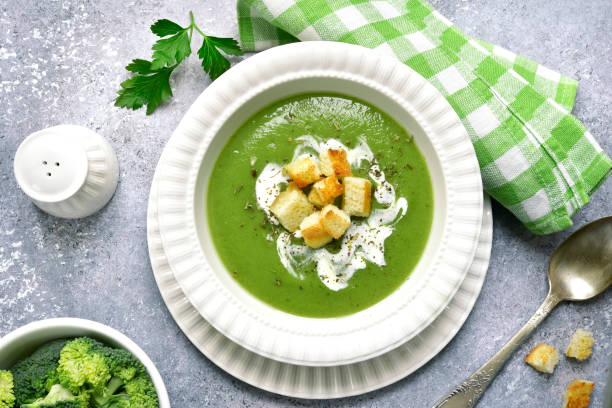 istock Broccoli pureed soup with croutons 911843704