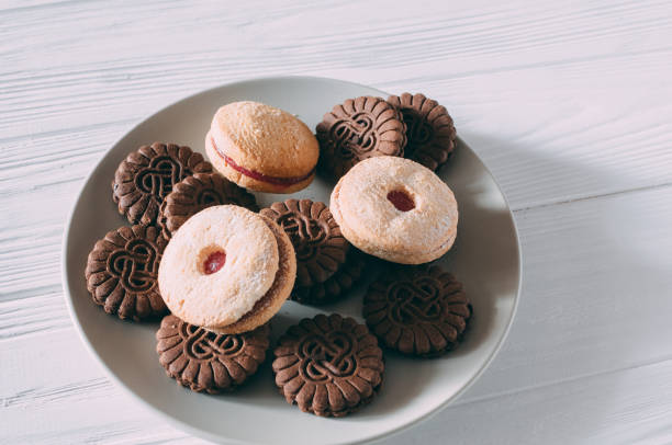 istock Extreme close-up image of chocolate chips cookies 911855588