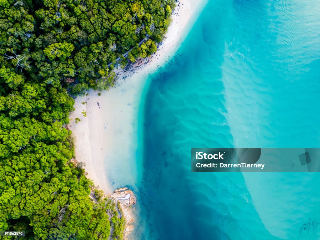 Einen tollen Blick auf den Strand mit blauem Wasser - Lizenzfrei Strand Stock-Foto