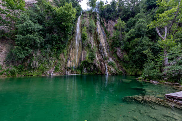 gebiz serik, antalya - turquía. 19 de junio de 2017. cascada de ucansu en gebiz serik, antalya - turquía - serik fotografías e imágenes de stock