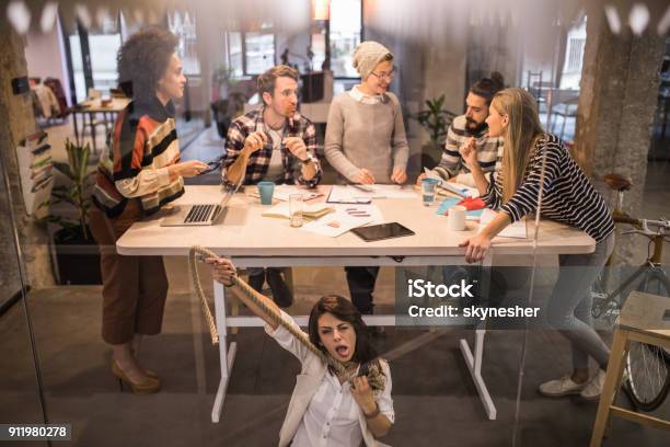 I Am Going To Strangle Myself This Meeting Is So Boring Stock Photo - Download Image Now