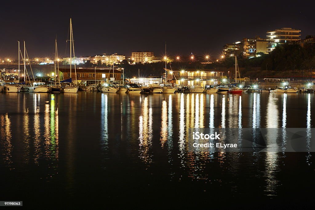 Barcos no porto de noite Termoli - Royalty-free Noite Foto de stock