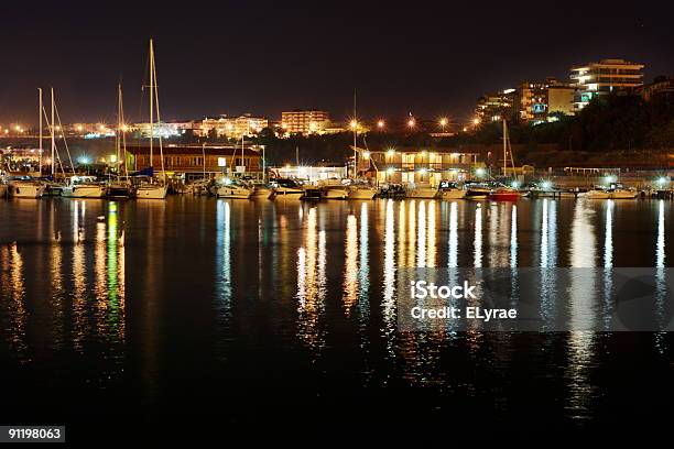 Barcos No Porto De Noite Termoli - Fotografias de stock e mais imagens de Noite - Noite, Ao Ar Livre, Arquitetura