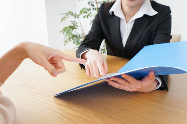 istock Woman being out on business 911988018