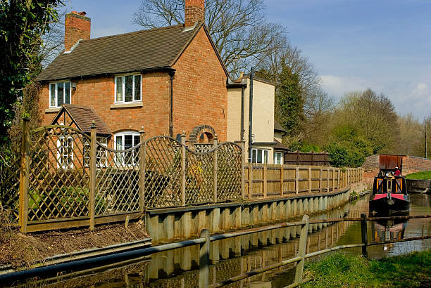 istock stratford upon avon canal warwickshire 91199850