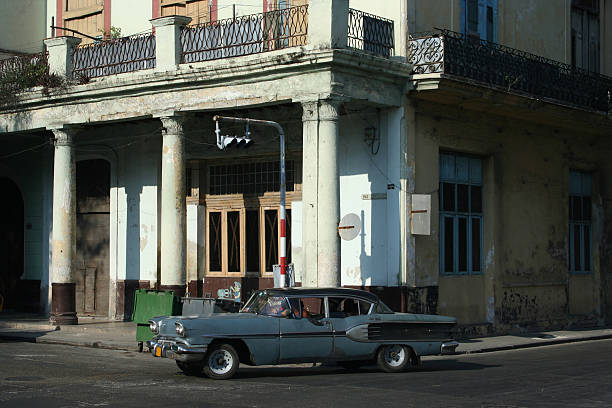 istock driving cars in Havana 91199874