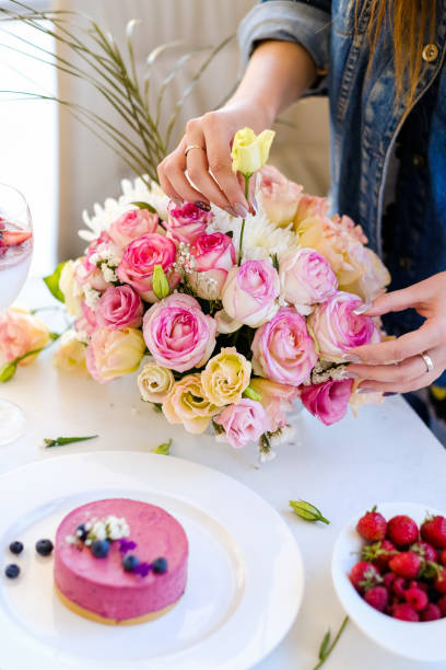 istock woman decorator work party preparation 911999372