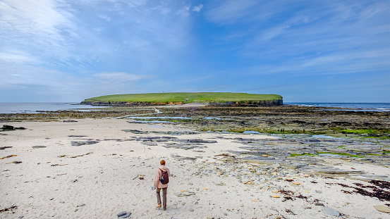 Low tide allows to reach the Brough of Birsay, which preserves the remains of ancient civilizations that from the 7th to the 13th centuries AD inhabited the Orkney islands, Scotland