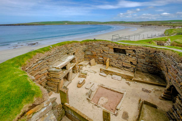 Skara Brae, a Neolithic settlement dating back to 5,000 years ago, located in the Mainland Orkney, Scotland Skara Brae, a Neolithic settlement dating back to 5,000 years ago, located in the Mainland Orkney, Scotland orkney islands stock pictures, royalty-free photos & images