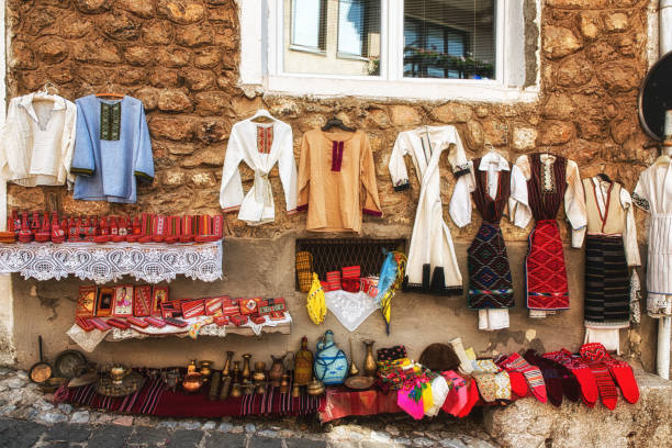 istock Macedonian traditional clothing 912011624