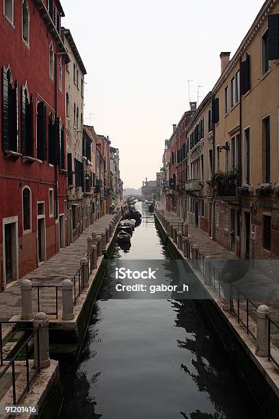 Канал В Венеции — стоковые фотографии и другие картинки Архитектура - Архитектура, Без людей, В ряд