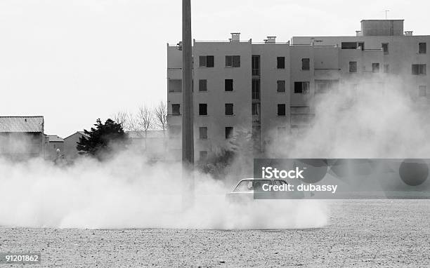 Автомобиль Торможение Юзом — стоковые фотографии и другие картинки Автомобиль - Автомобиль, Торможение юзом, Автостоянка