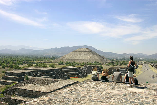 istock tourist in teotihuacan 91202151
