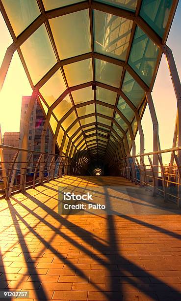 El Puente Foto de stock y más banco de imágenes de Abierto - Abierto, Abstracto, Accesibilidad