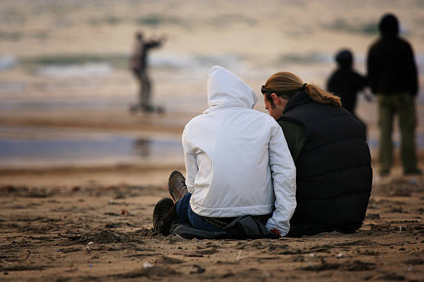 istock couple in the beach 91206099