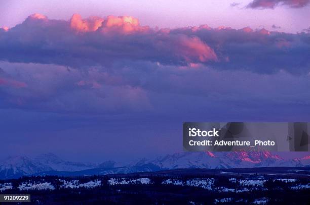 Foto de Montanha O Brilho Dos Alpes e mais fotos de stock de Arrebol - Arrebol, Cloudscape, Cordilheira