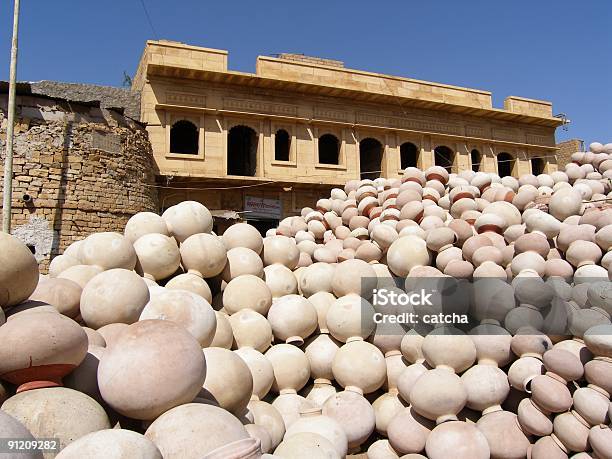 Jardín De Cerámica Foto de stock y más banco de imágenes de Acercarse - Acercarse, Aire libre, Alfarero