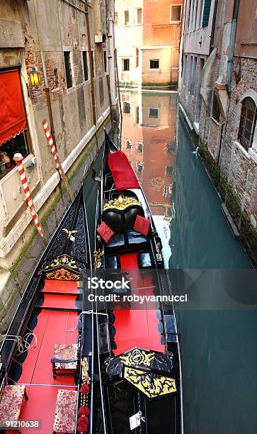 Gondolas Em Veneza Itália - Fotografias de stock e mais imagens de Barco a Remos - Barco a Remos, Canal - Água Corrente, Cultura Italiana