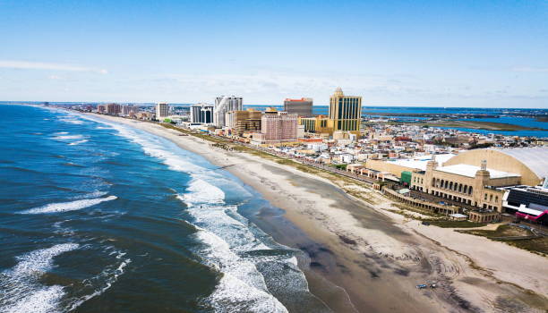 atlantic city waterline aerial - atlantic ocean fotos imagens e fotografias de stock