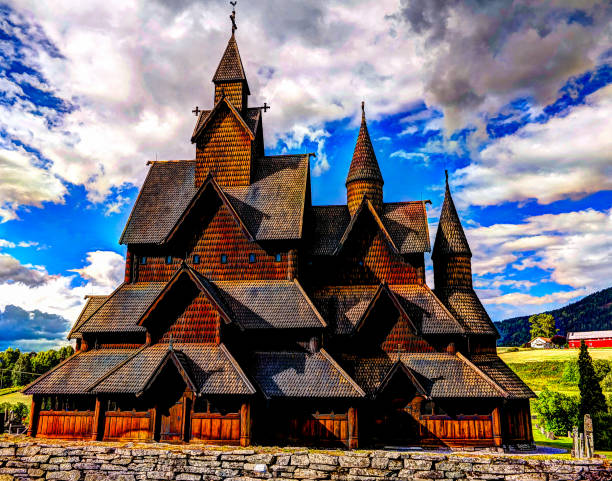 heddal stave church, comune norvegese del comune di notodden - stavkyrkje foto e immagini stock