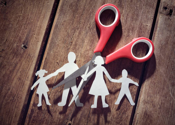 Divorce and child custody Divorce and child custody scissors cutting family apart divorce children photos stock pictures, royalty-free photos & images