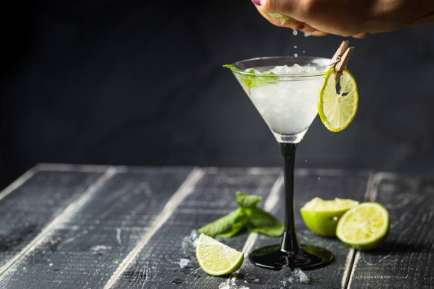 istock Fresh classic lime margarita cocktail 912133694