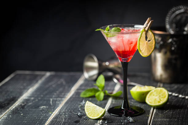 istock Fresh classic lime margarita cocktail 912134044