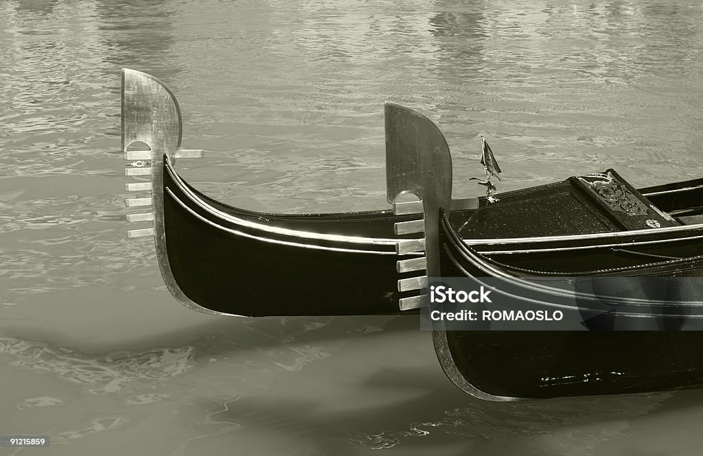 Dois gôndolas sobre o Grand Canal em Veneza - Foto de stock de Canal royalty-free