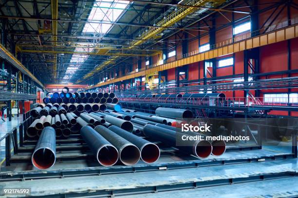 現代鋼管軋管設備 照片檔及更多 製造 照片 - 製造, 鋼鐵, 工業